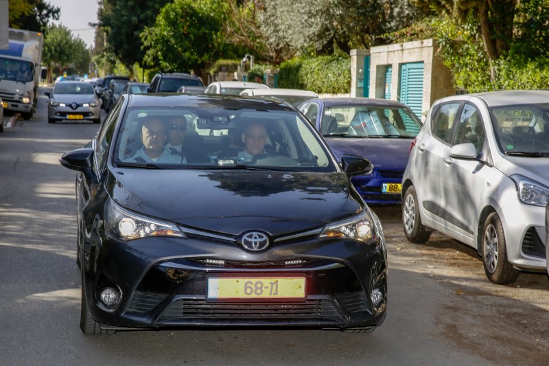 اتومبیل رئیس بازپرسان از نتانیاهو، به اقامتگاه نخست وزیر در مرکز اورشلیم می رسد